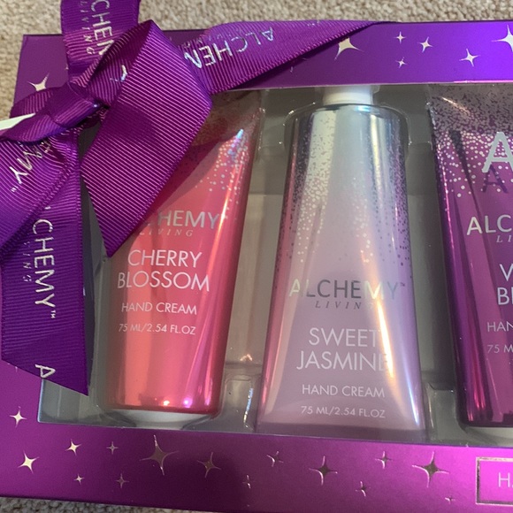 NWT Alchemy Hand Cream Therapy Gift Set of 6 - Picture 4 of 5